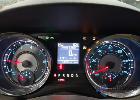 2013 Chrysler Town & Country Touring из США, поврежденный, VIN 2C4RC1BG5DR566147